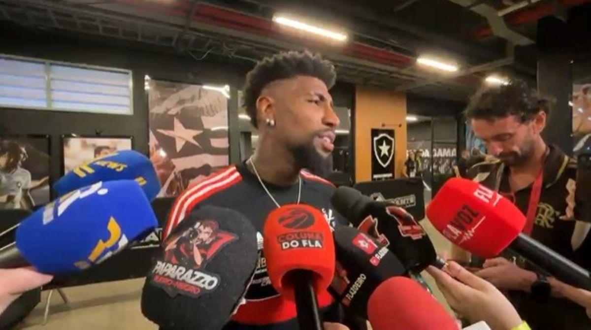 Royal elogia Flamengo e se surpreende com atuação do Vasco no clássico